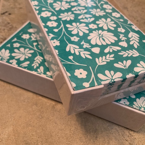 Guest Towels w Tray Disposable Bridal Baby Shower Bath Paper 32 Floral 3 Ply - Picture 3 of 4